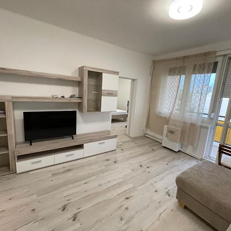 Malompark Apartman With Free Parking Debrecen Eksteriør billede