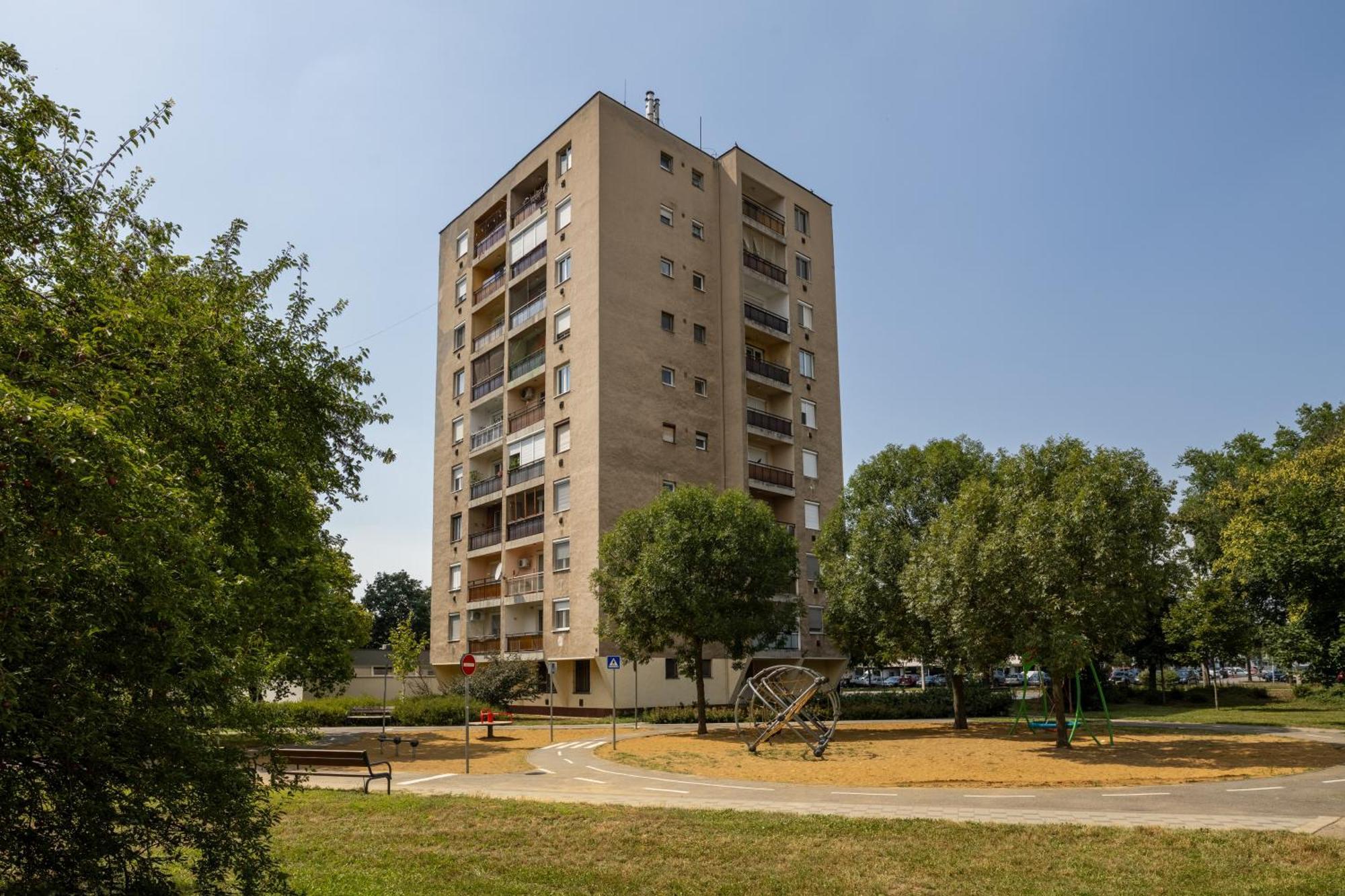 Malompark Apartman With Free Parking Debrecen Eksteriør billede